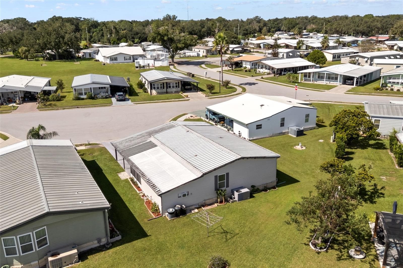 Manufactured Home at 5438 SEVILLE DR, ZEPHYRHILLS, photo 16 of 18