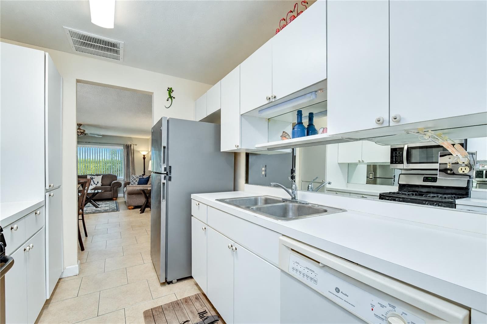 Condominium at 10037 62ND TER N #9, ST PETERSBURG, photo 8 of 43