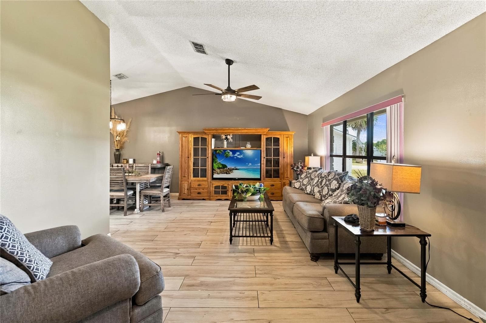 Single Family Residence at 2490 ALBANY DR, KISSIMMEE, photo 6 of 36