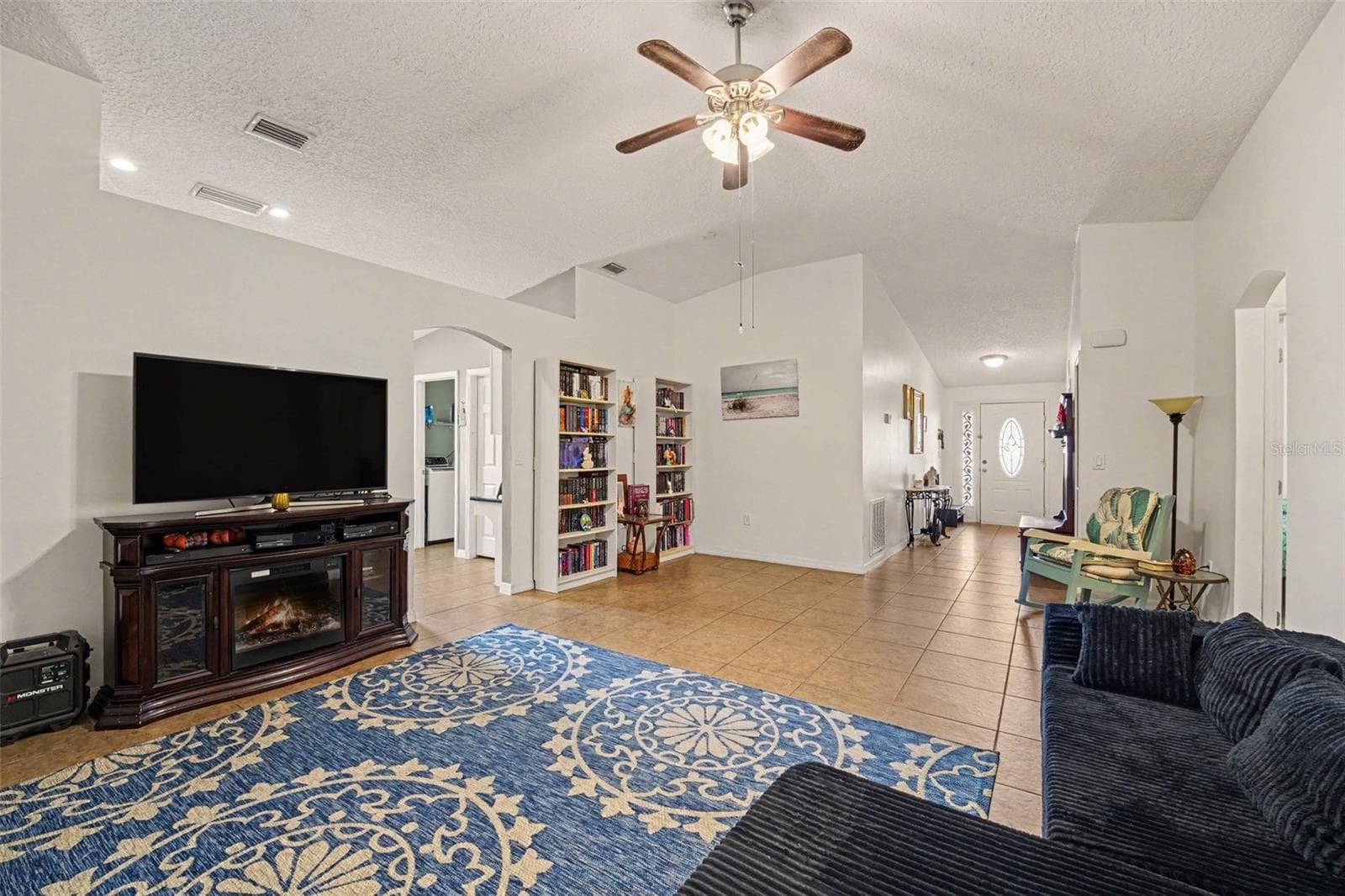 Vast open space w/ kitchen access - 5531 TALBOT BLVD, COCOA