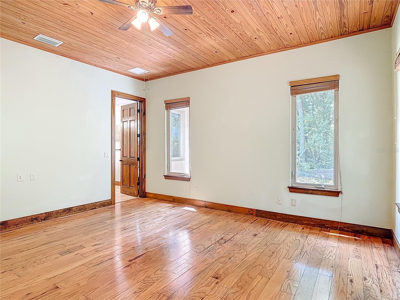 Primary bedroom - 250 GARDEN ST, LAKE HELEN