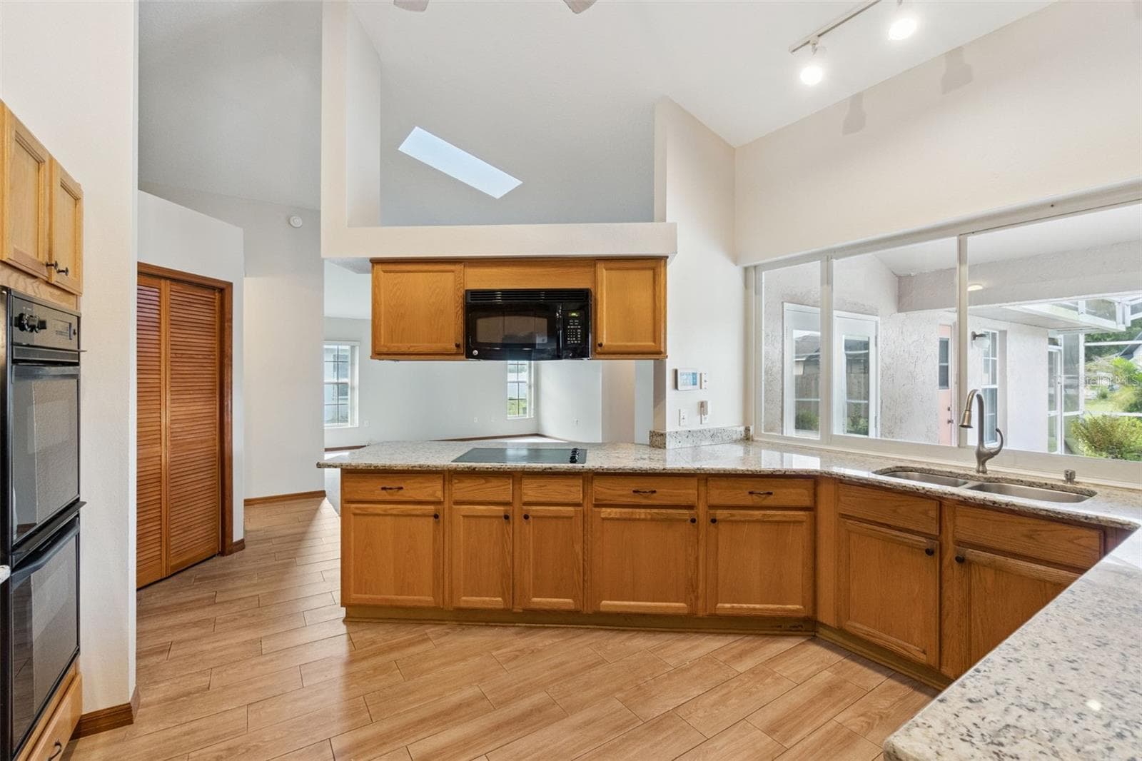 Kitchen - 1512 READE CIR, ST CLOUD