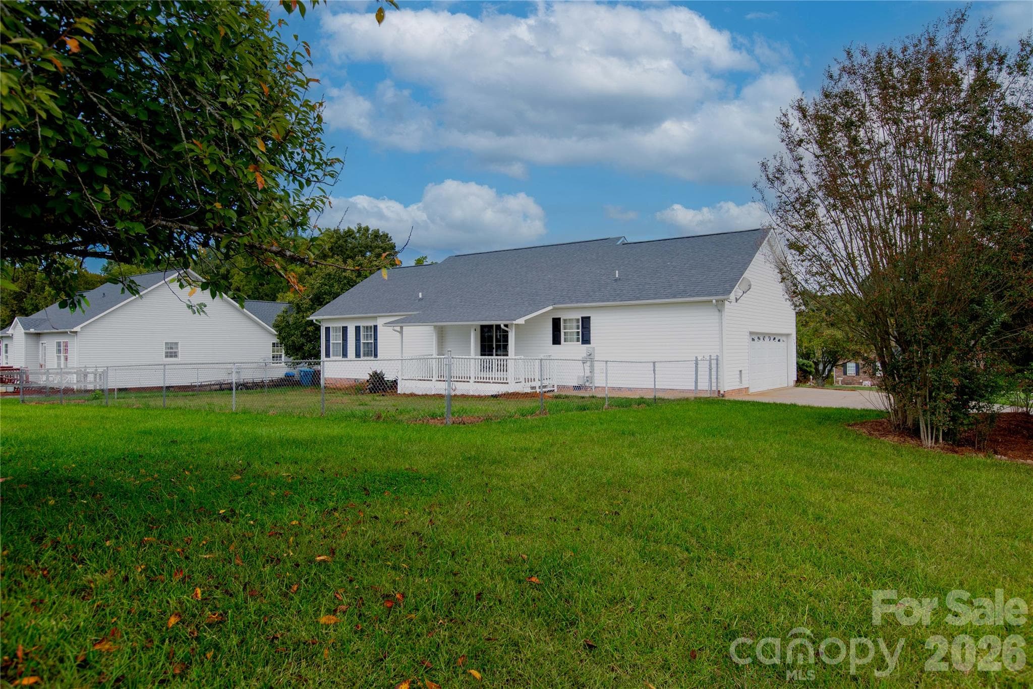 Single Family Residence at 124 Pepperstone Place, Mocksville, photo 2 of 46
