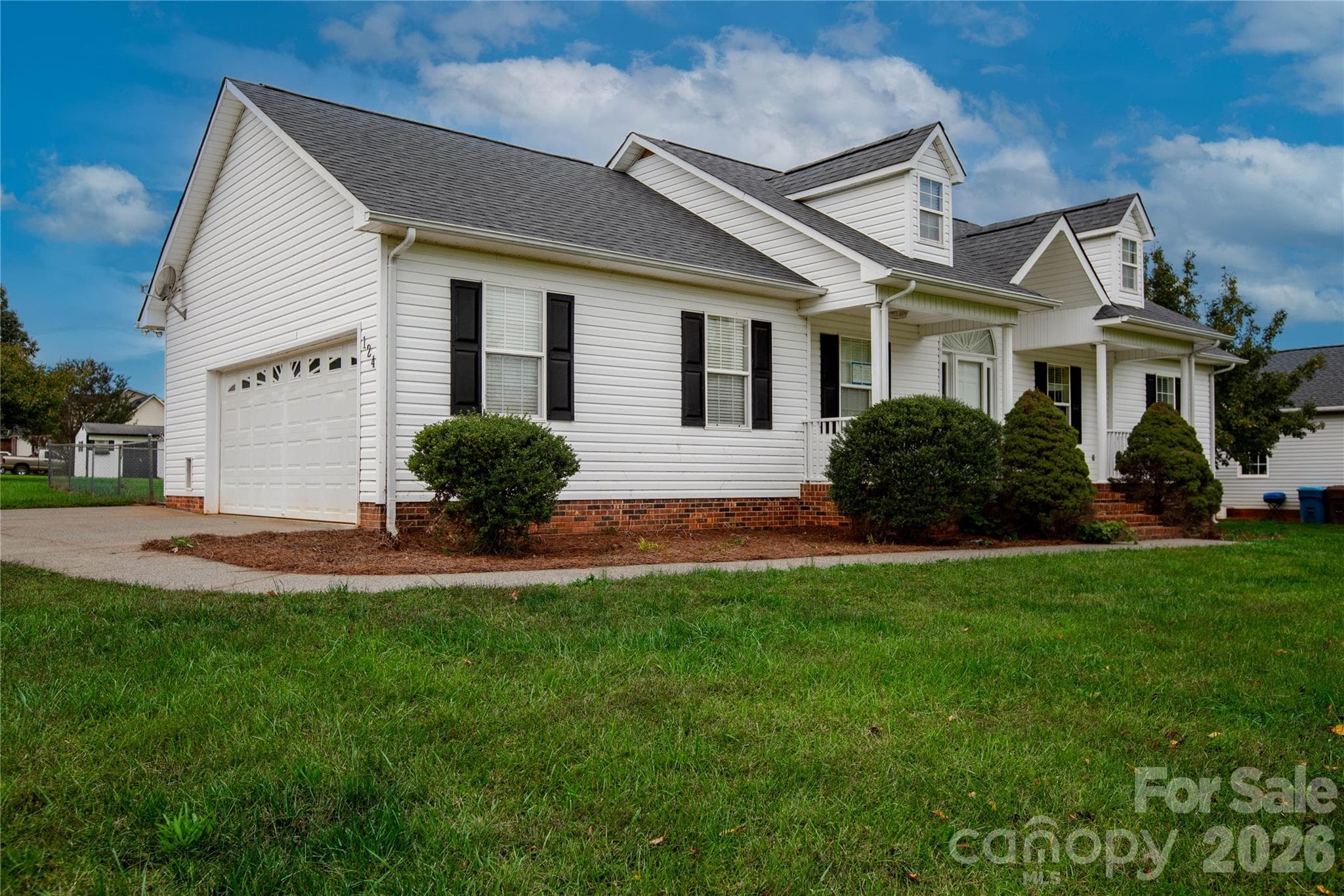 Single Family Residence at 124 Pepperstone Place, Mocksville, photo 5 of 46