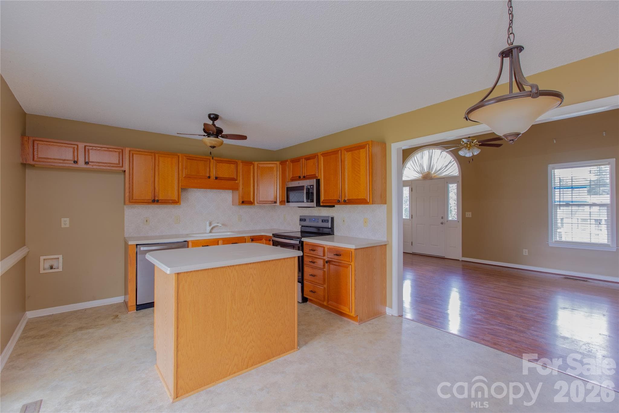 Single Family Residence at 124 Pepperstone Place, Mocksville, photo 10 of 46