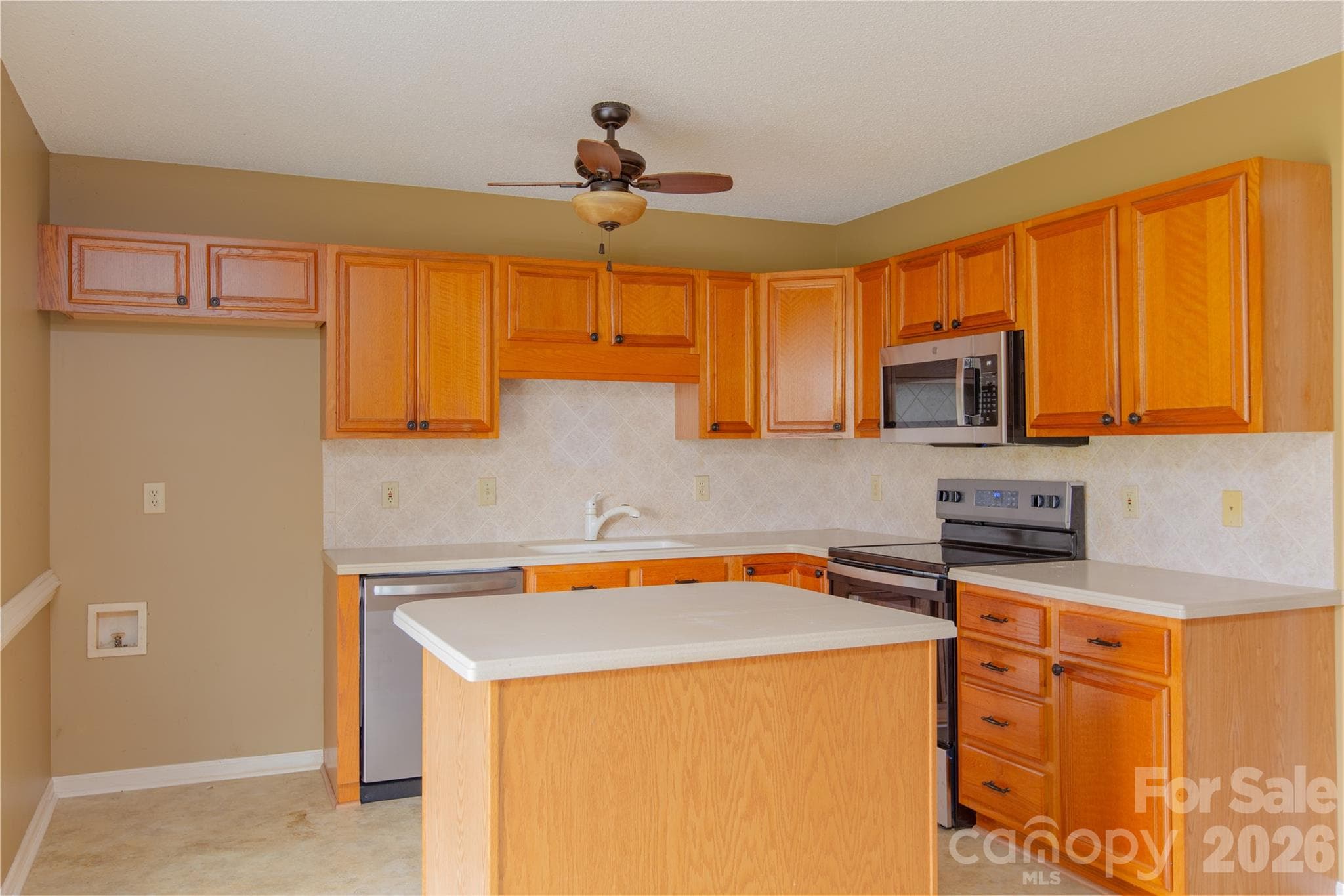 Single Family Residence at 124 Pepperstone Place, Mocksville, photo 11 of 46