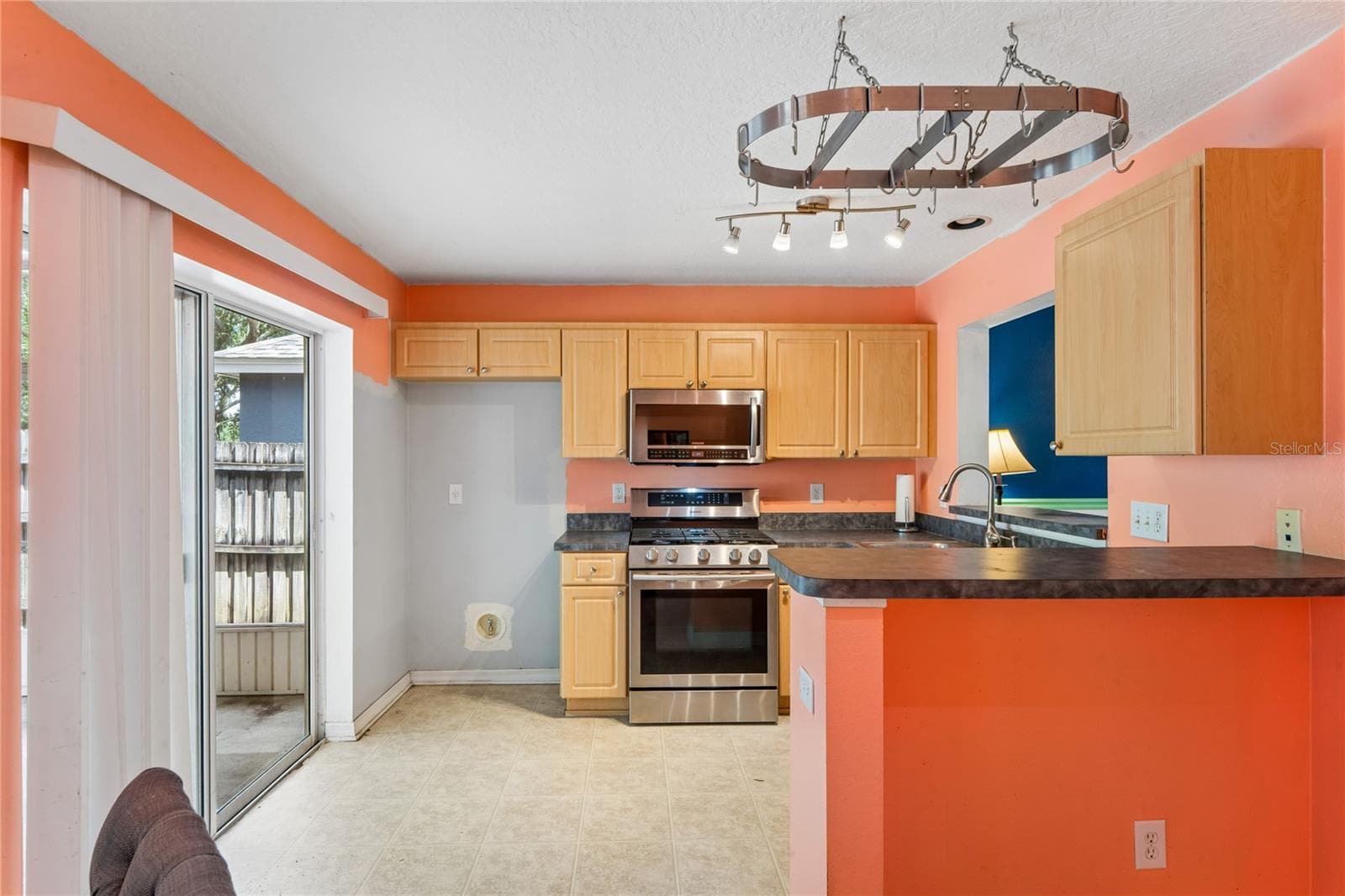 Single Family Residence at 7451 OXFORD GARDEN CIR, APOLLO BEACH, photo 6 of 26