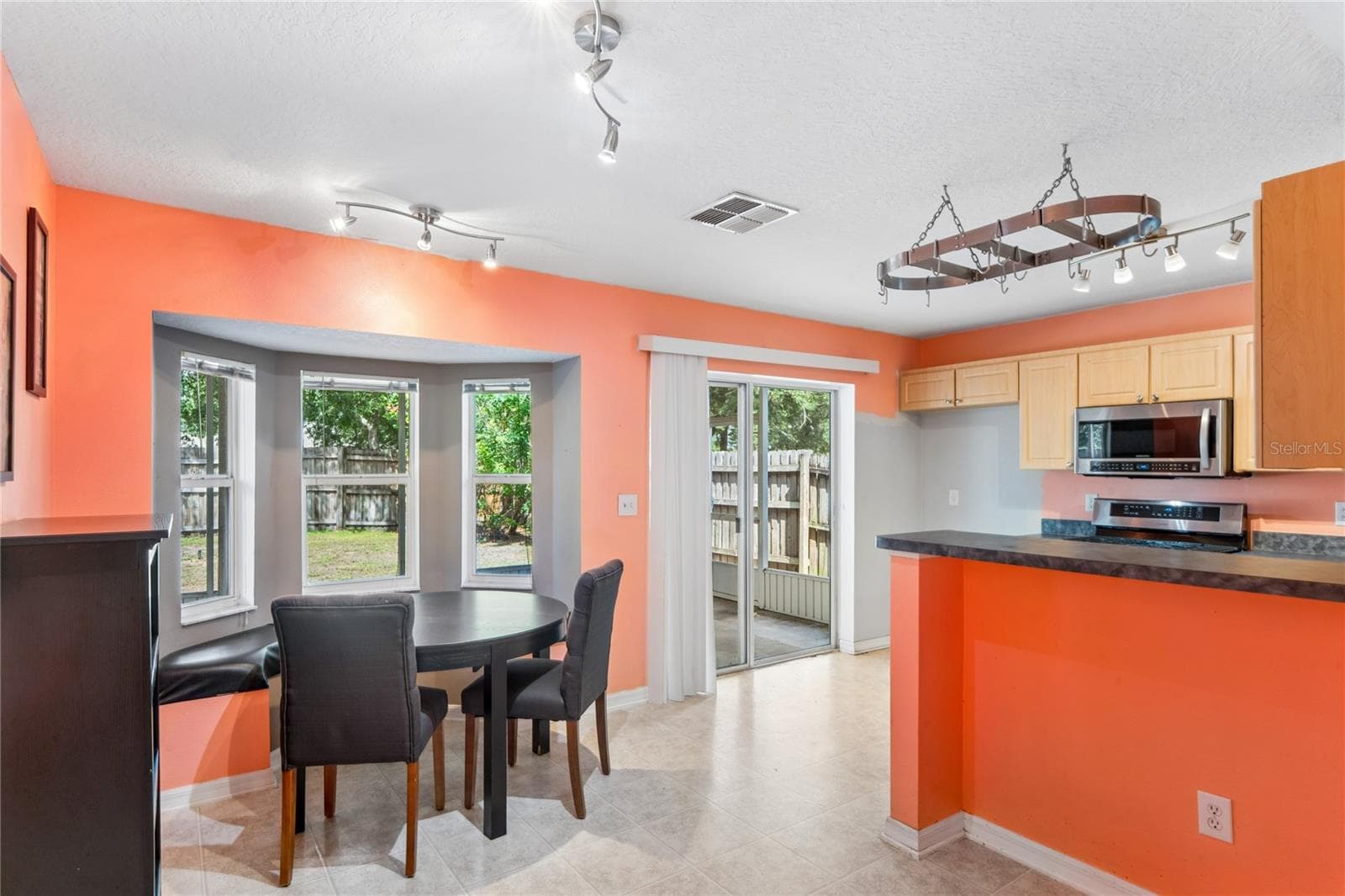 Single Family Residence at 7451 OXFORD GARDEN CIR, APOLLO BEACH, photo 9 of 26