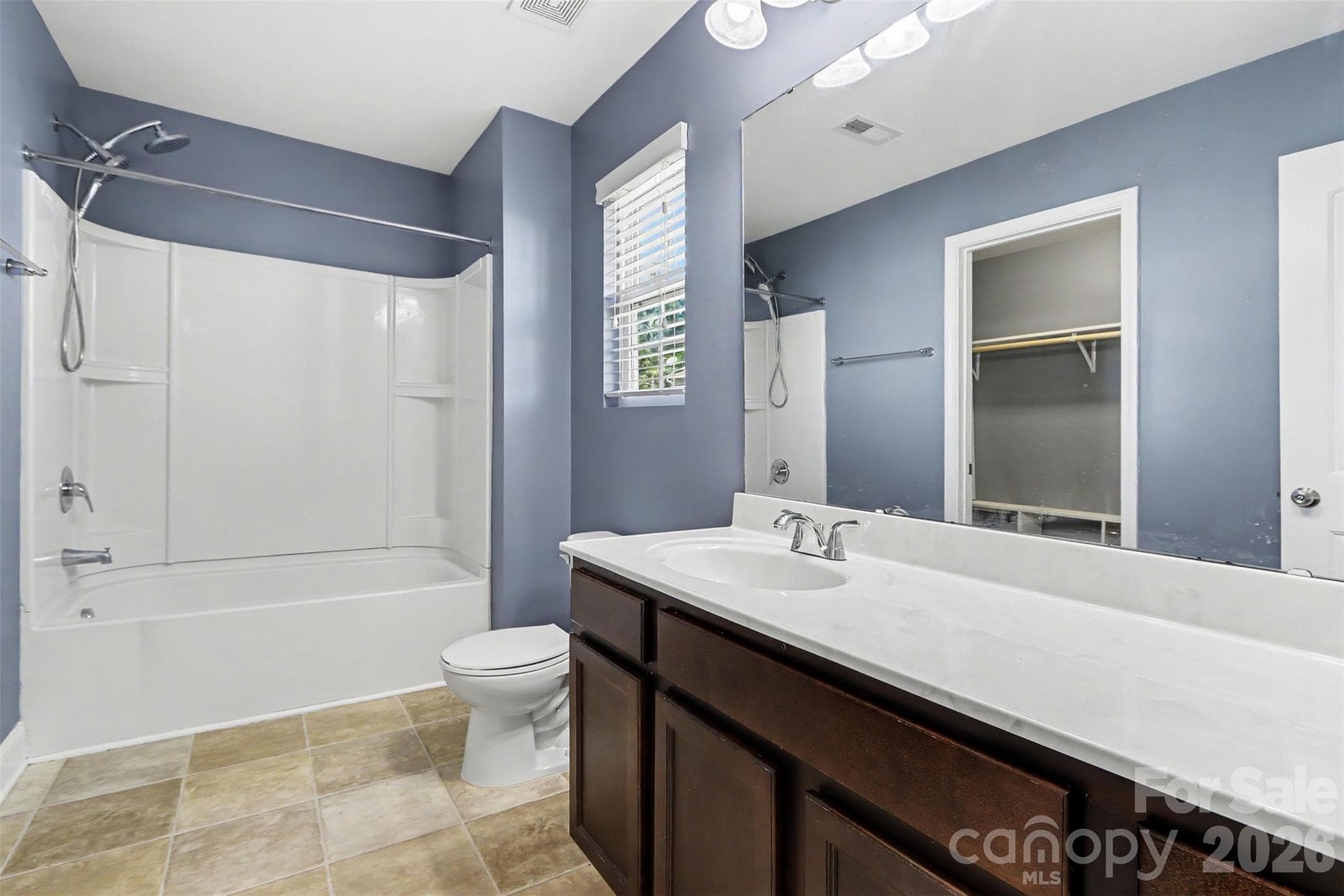 Single Family Residence at 249 Aershire Court, Concord, photo 14 of 21
