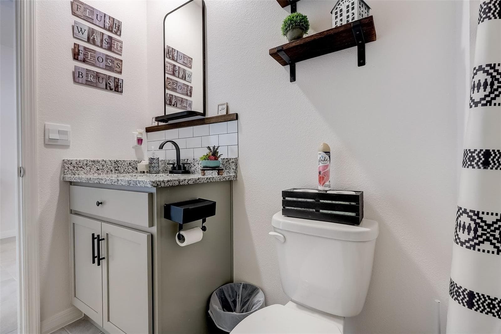 Hallway Bathroom - 2076 TAY WES DR, ST CLOUD
