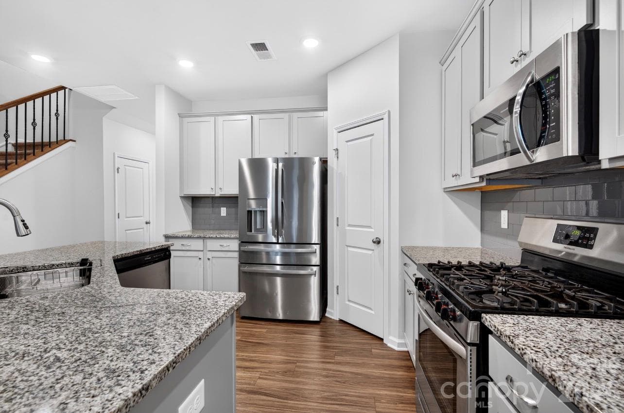 Townhouse at 13017 Cottage Crest Lane, Charlotte, photo 7 of 30