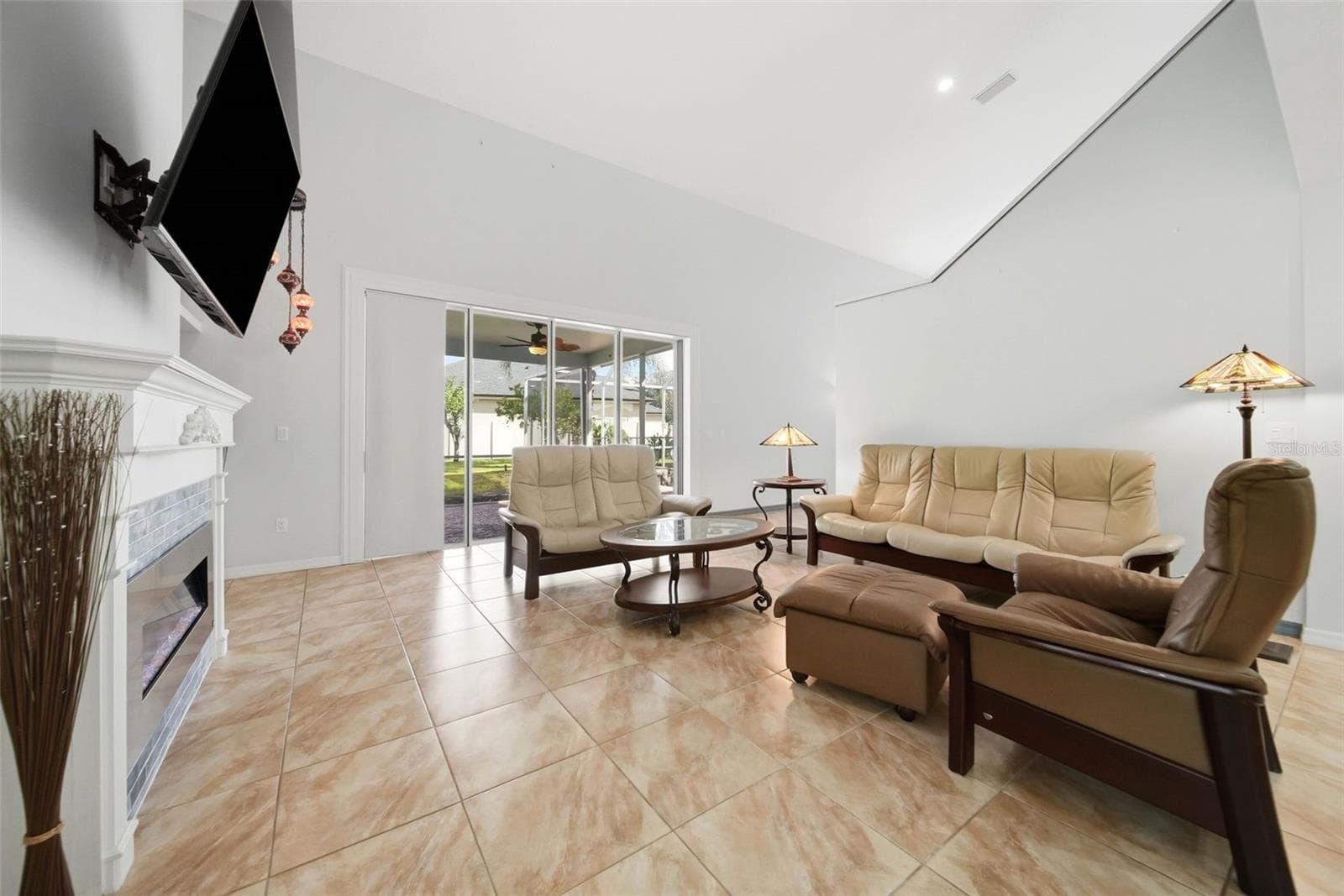 Single Family Residence at 4901 SUDBURY CT, ORLANDO, photo 8 of 49