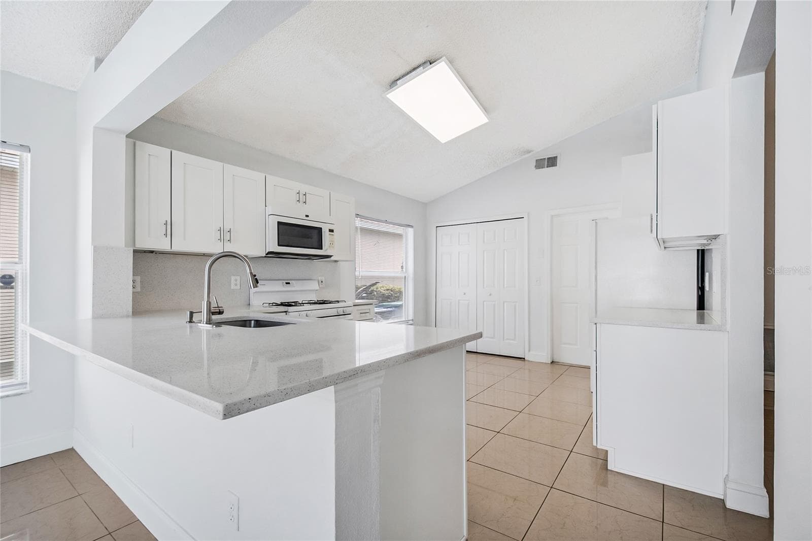 Single Family Residence at 12471 CASTLEMAIN TRL, ORLANDO, photo 21 of 43