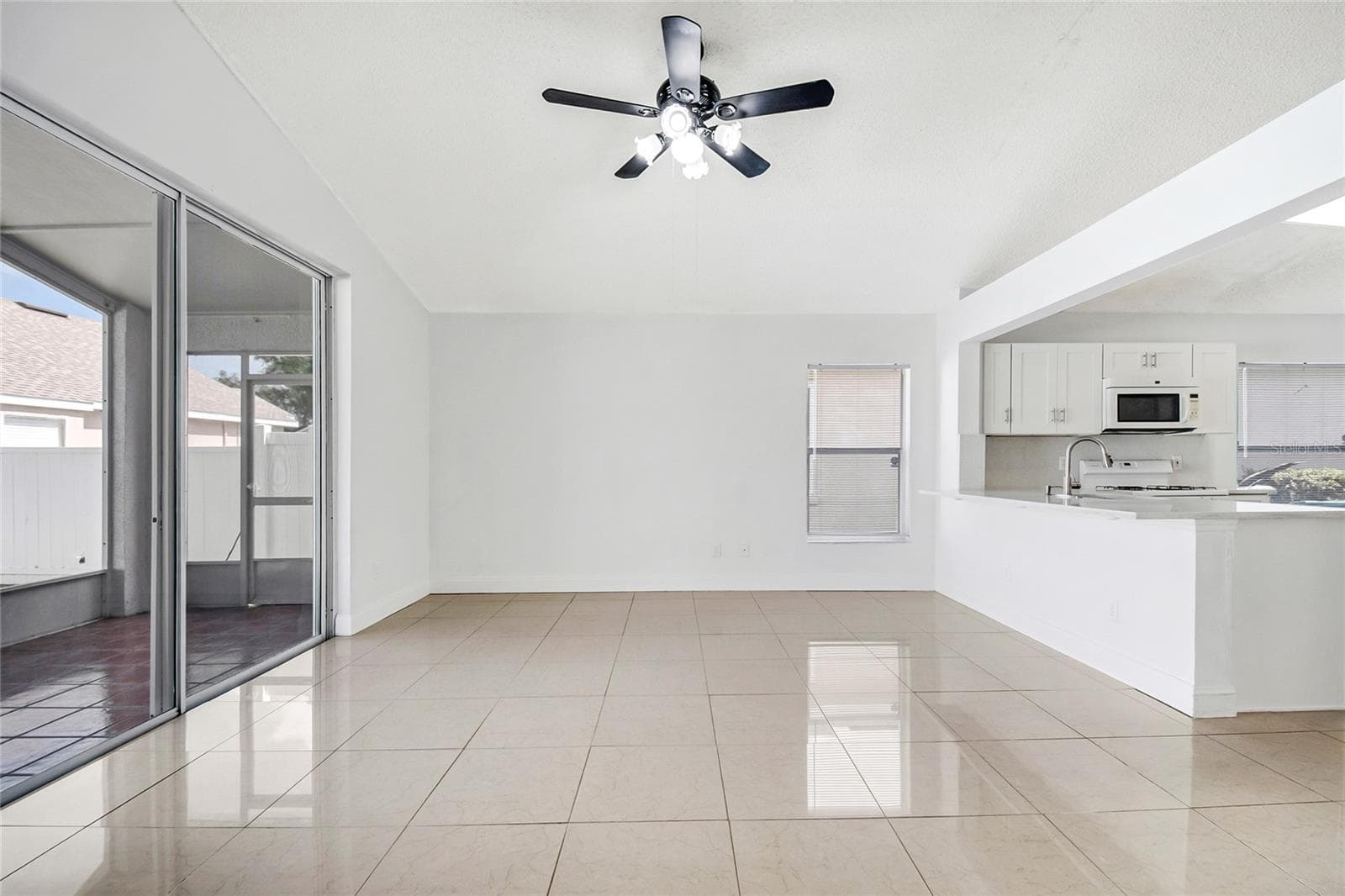 Single Family Residence at 12471 CASTLEMAIN TRL, ORLANDO, photo 27 of 43