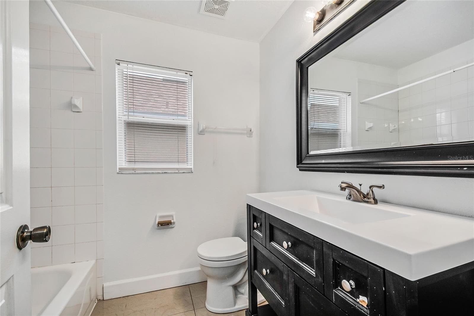 BATH 2 - 12471 CASTLEMAIN TRL, ORLANDO