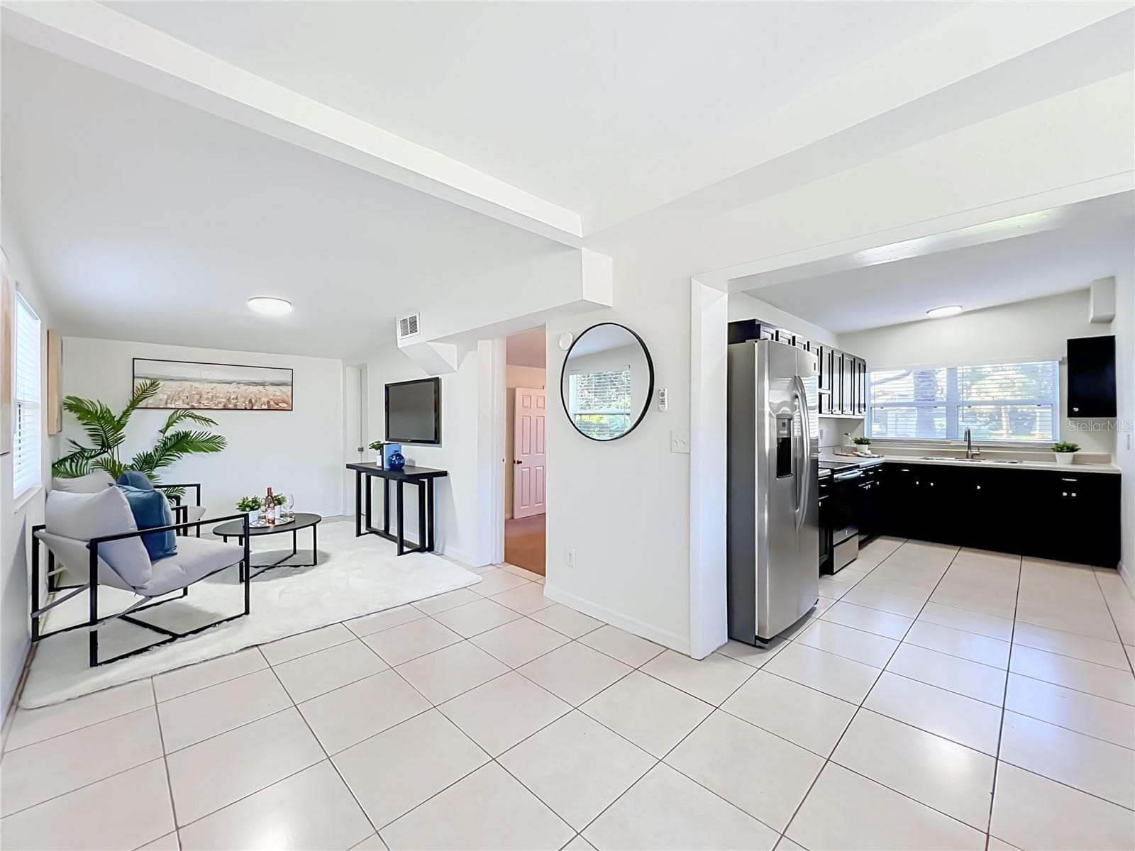 Kitchen and Family Room - 5939 DOGWOOD DR, ORLANDO
