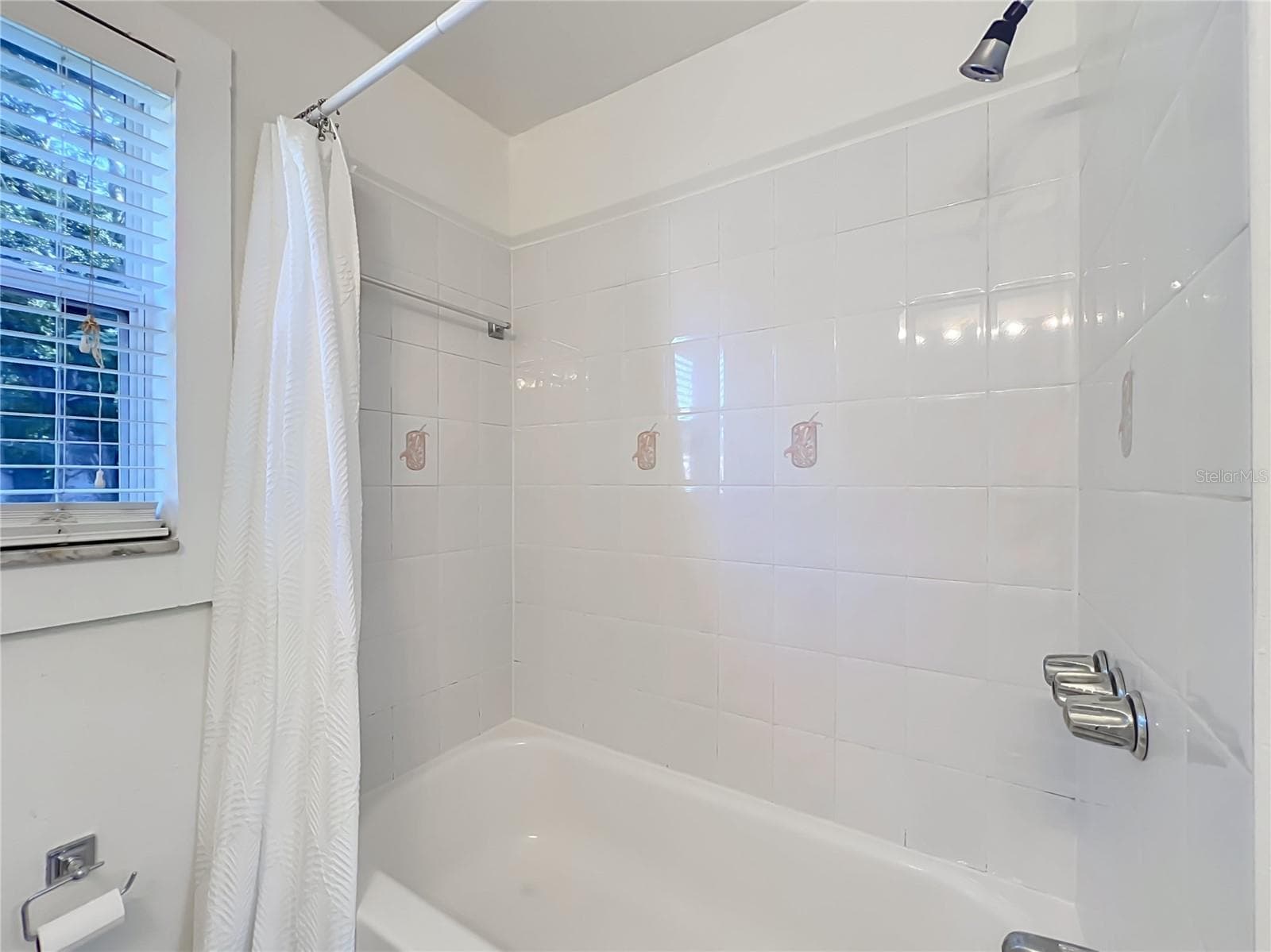 Bathroom 2 - 5939 DOGWOOD DR, ORLANDO