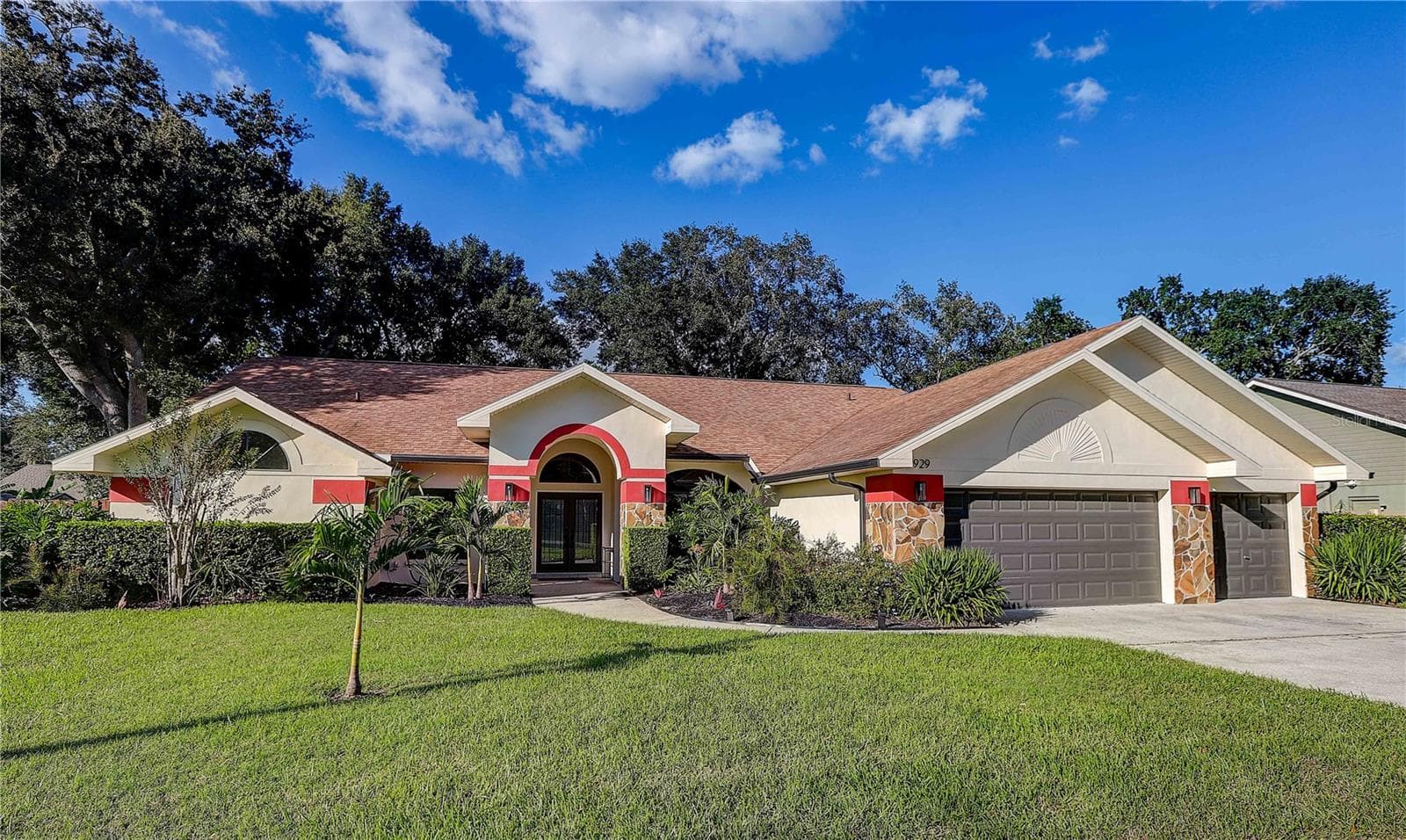 3929 BUCKINGHAM LOOP DR