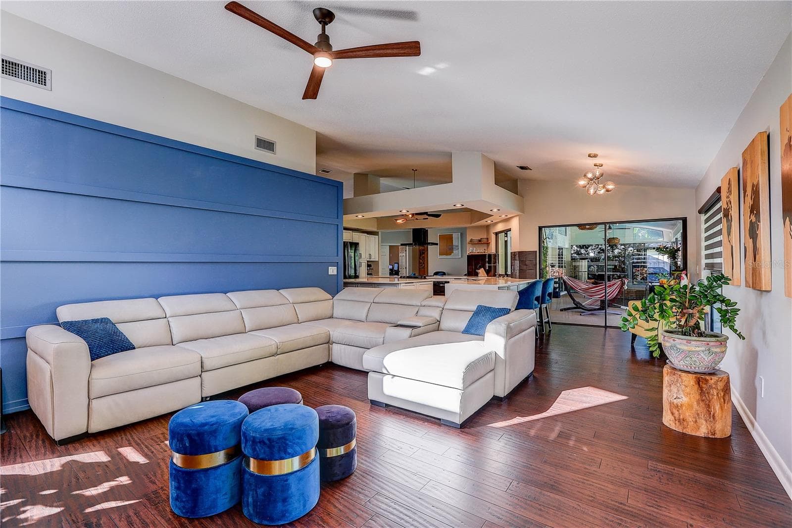 Single Family Residence at 3929 BUCKINGHAM LOOP DR, VALRICO, photo 10 of 31