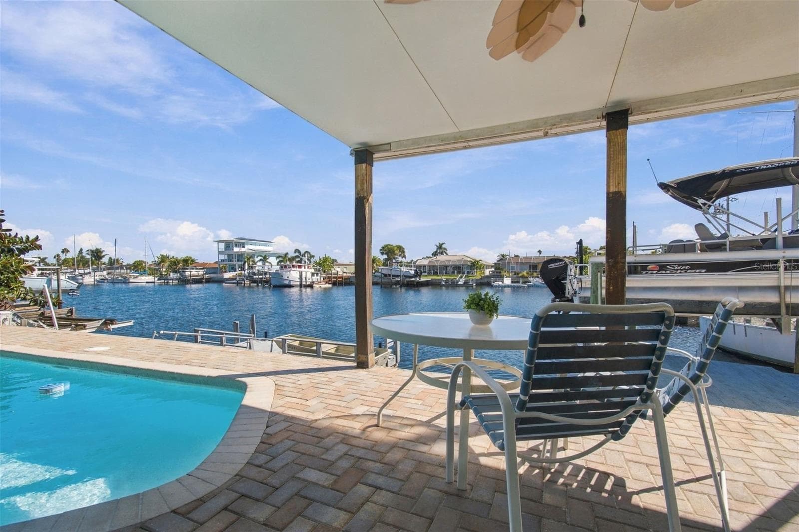 Single Family Residence at 5300 PILOTS PL, NEW PORT RICHEY, photo 3 of 99