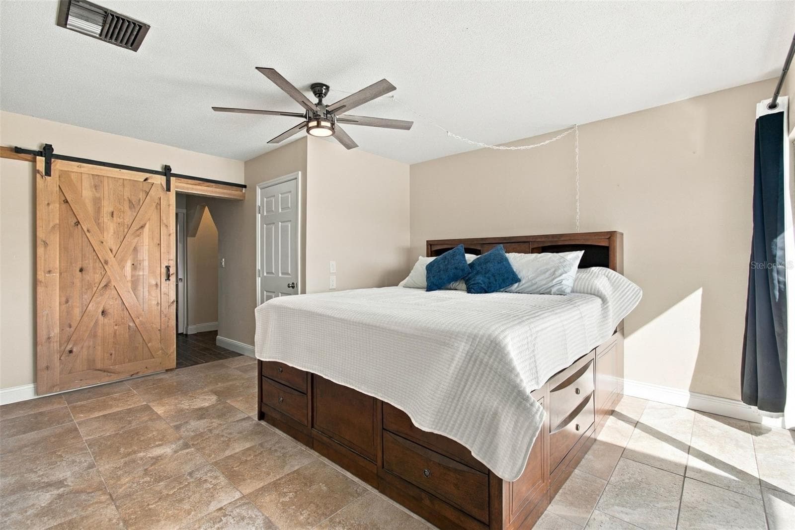 Single Family Residence at 5300 PILOTS PL, NEW PORT RICHEY, photo 22 of 99