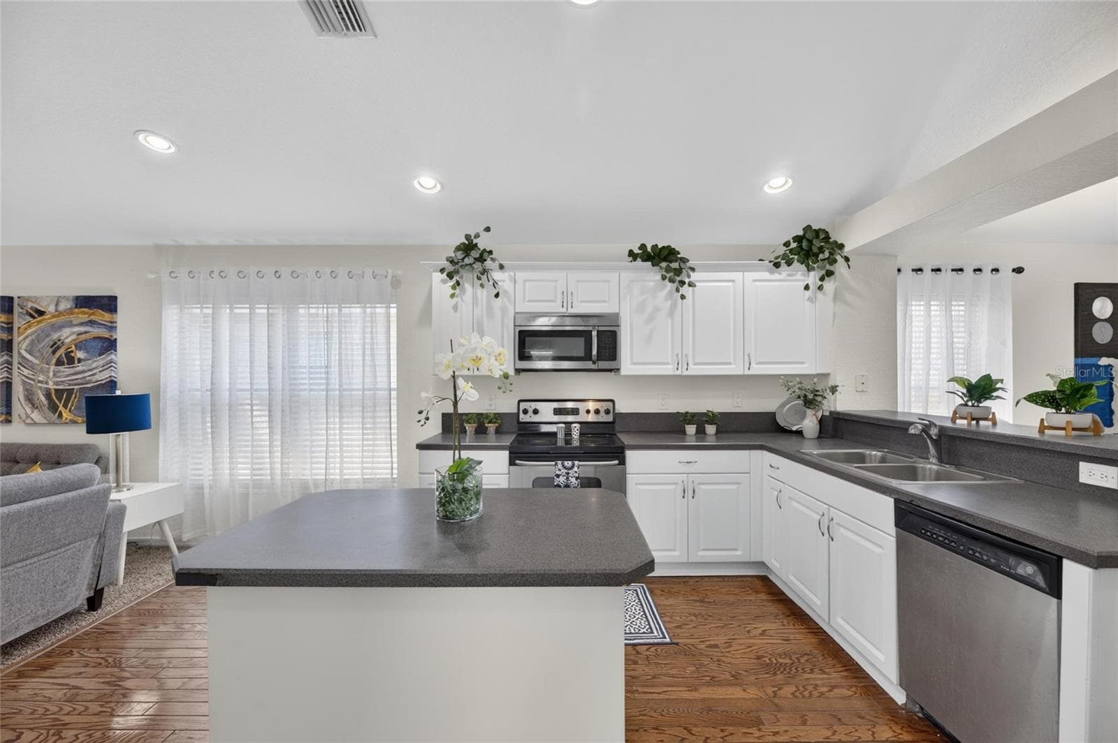 Single Family Residence at 11517 CRESTLAKE VILLAGE DR, RIVERVIEW, photo 9 of 51