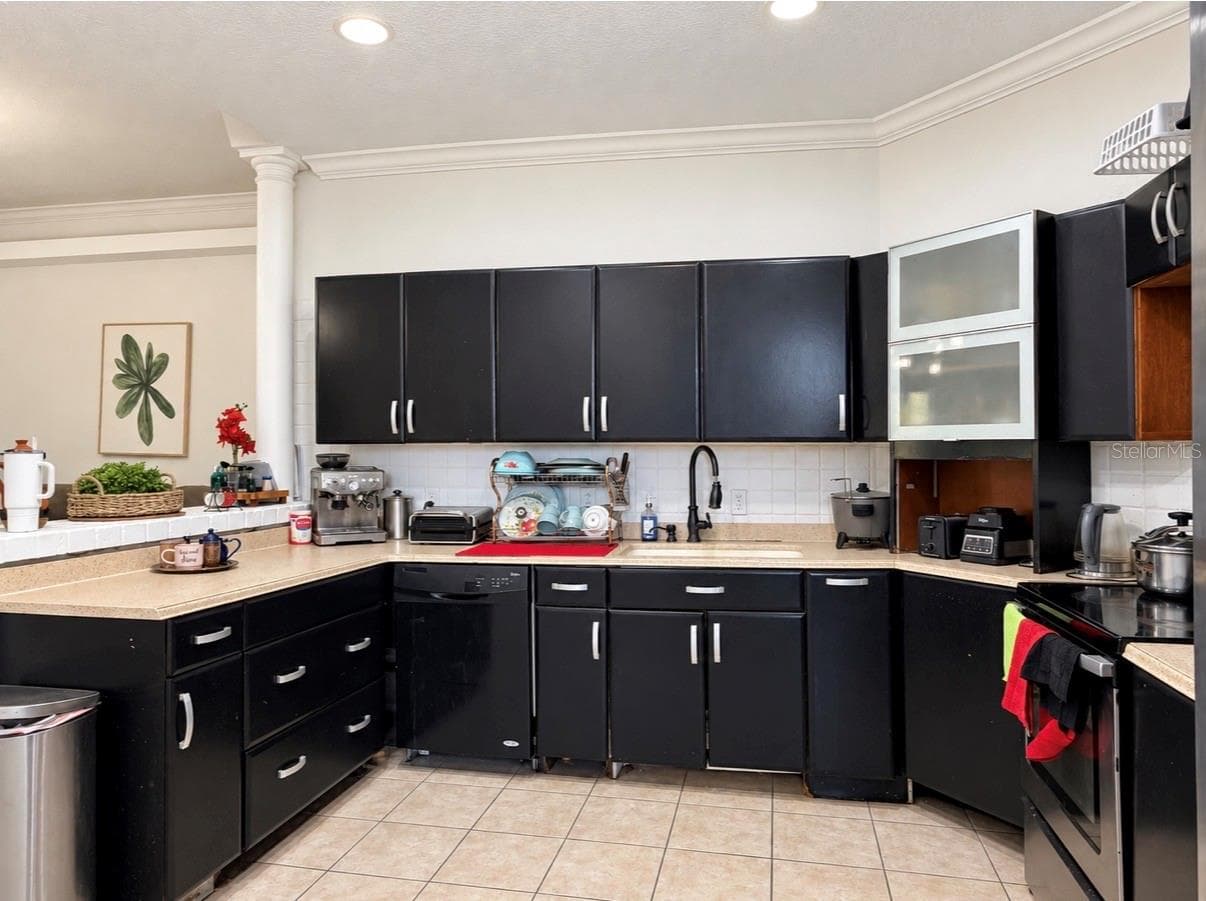 Single Family Residence at 426 DIAMOND ACRES RD, DAVENPORT, photo 10 of 25