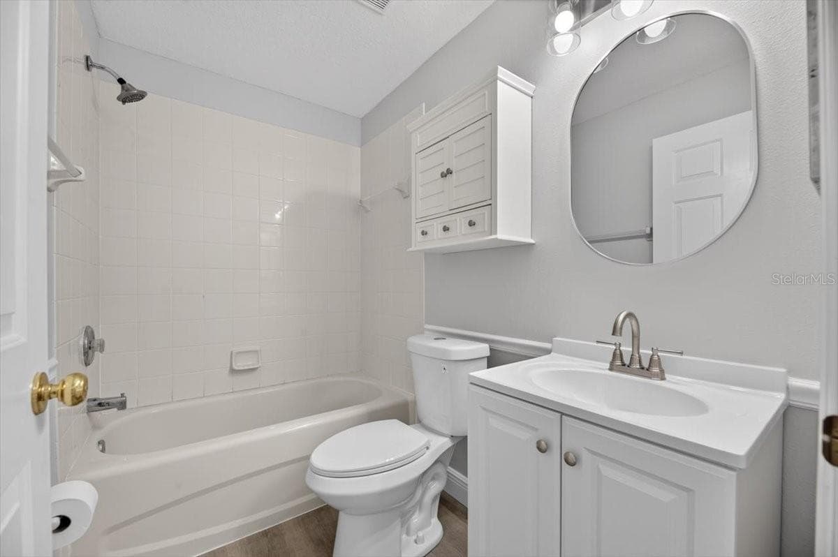 Downstairs Full Bathroom - 10807 HOFFNER EDGE DR, RIVERVIEW