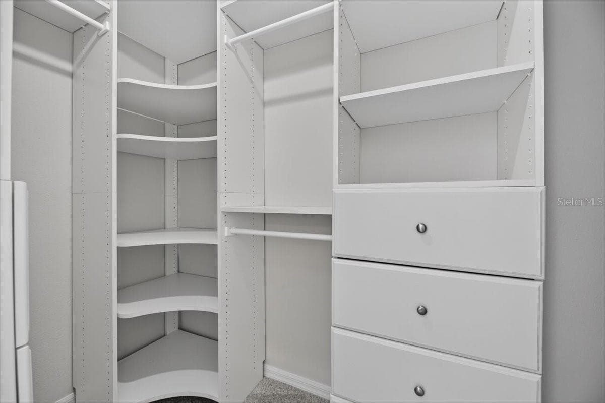 Primary En-Suite Walk-In Closet - Upstairs - 10807 HOFFNER EDGE DR, RIVERVIEW