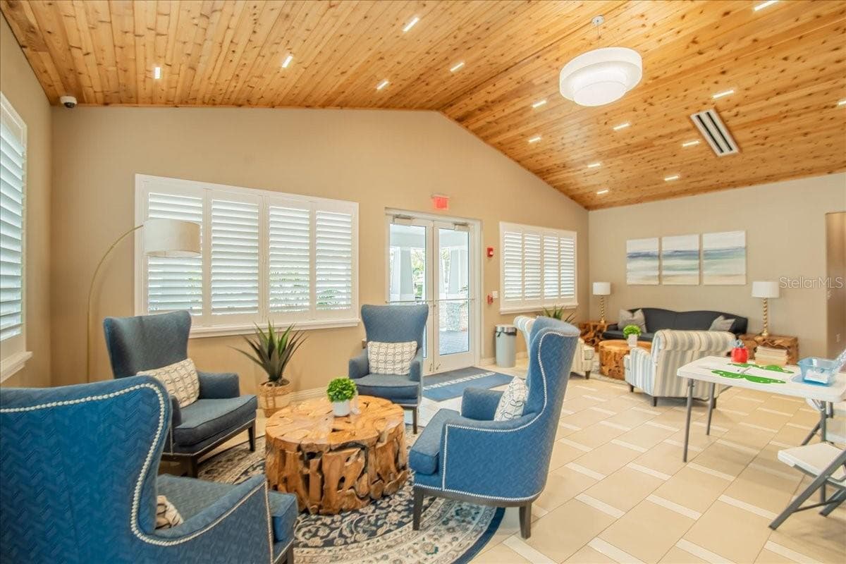 Single Family Residence at 10807 HOFFNER EDGE DR, RIVERVIEW, photo 69 of 78