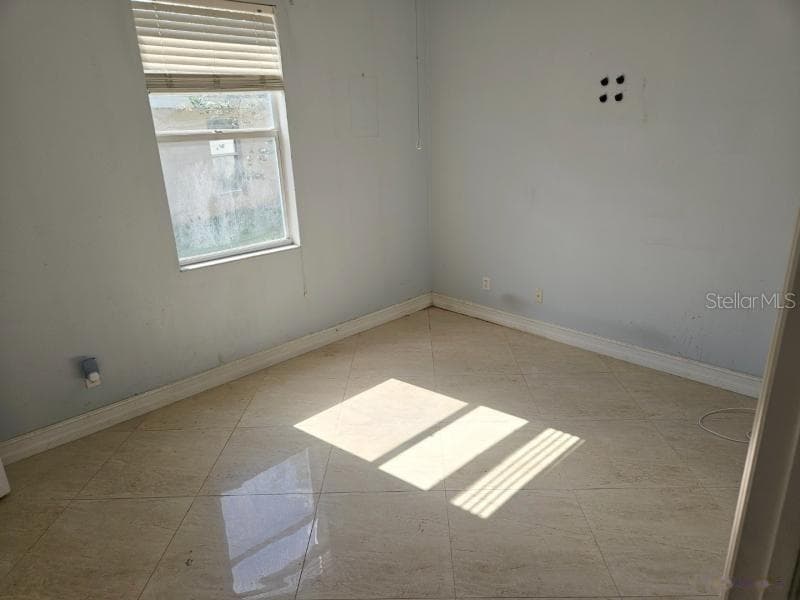 Single Family Residence at 20126 NOB OAK AVE, TAMPA, photo 8 of 17