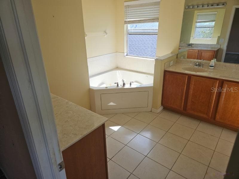 Single Family Residence at 20126 NOB OAK AVE, TAMPA, photo 10 of 17