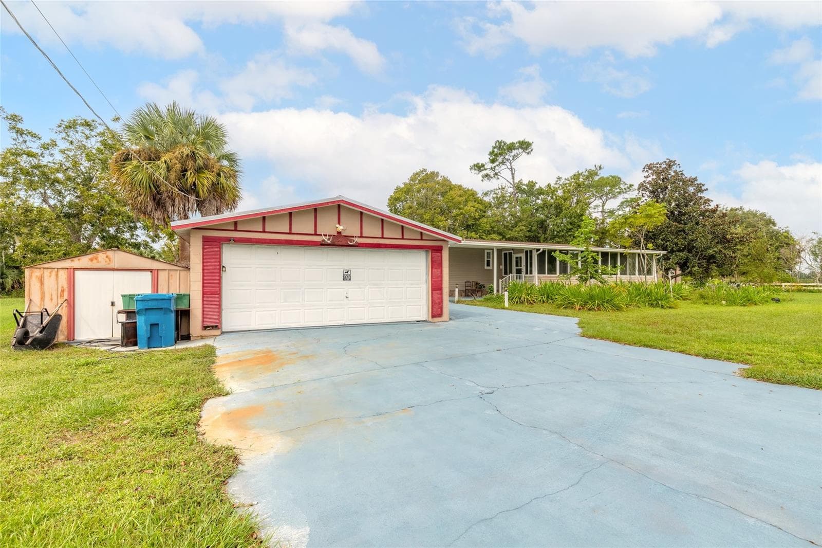 Manufactured Home at 632 N TYMBER CREEK RD, ORMOND BEACH, photo 2 of 47