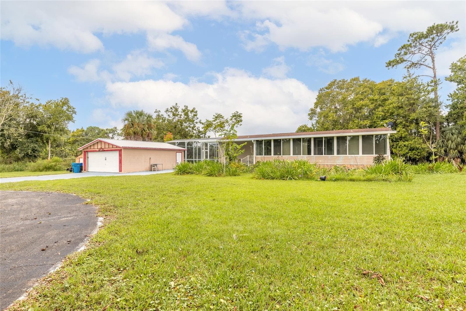 Manufactured Home at 632 N TYMBER CREEK RD, ORMOND BEACH, photo 4 of 47