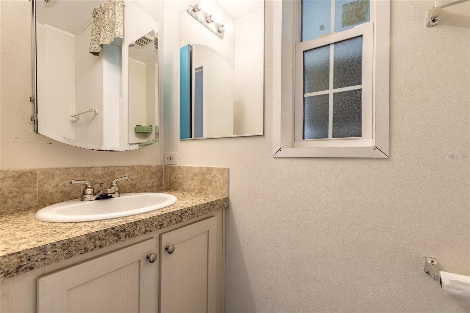 Manufactured Home at 632 N TYMBER CREEK RD, ORMOND BEACH, photo 10 of 47