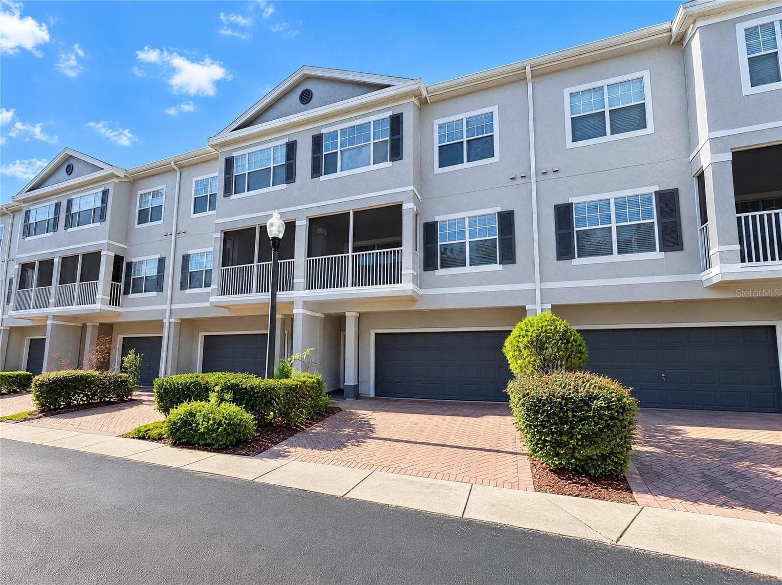 2334 GRAND CENTRAL PKWY #9