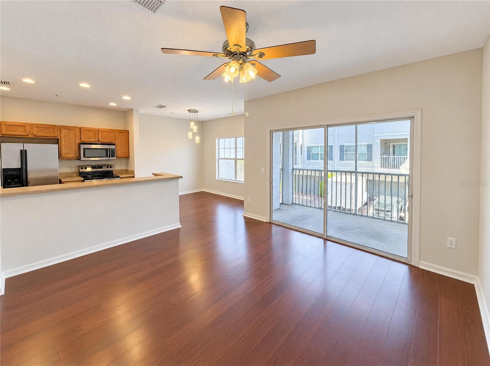 Condominium at 2334 GRAND CENTRAL PKWY #9, ORLANDO, photo 3 of 18