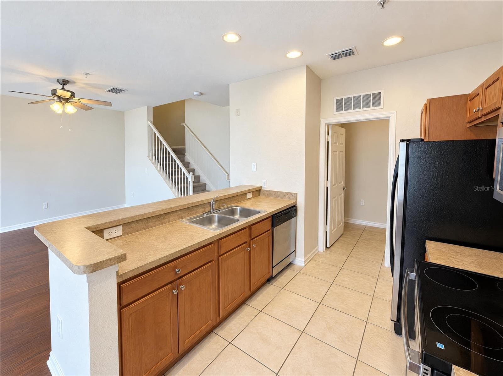 Condominium at 2334 GRAND CENTRAL PKWY #9, ORLANDO, photo 5 of 18