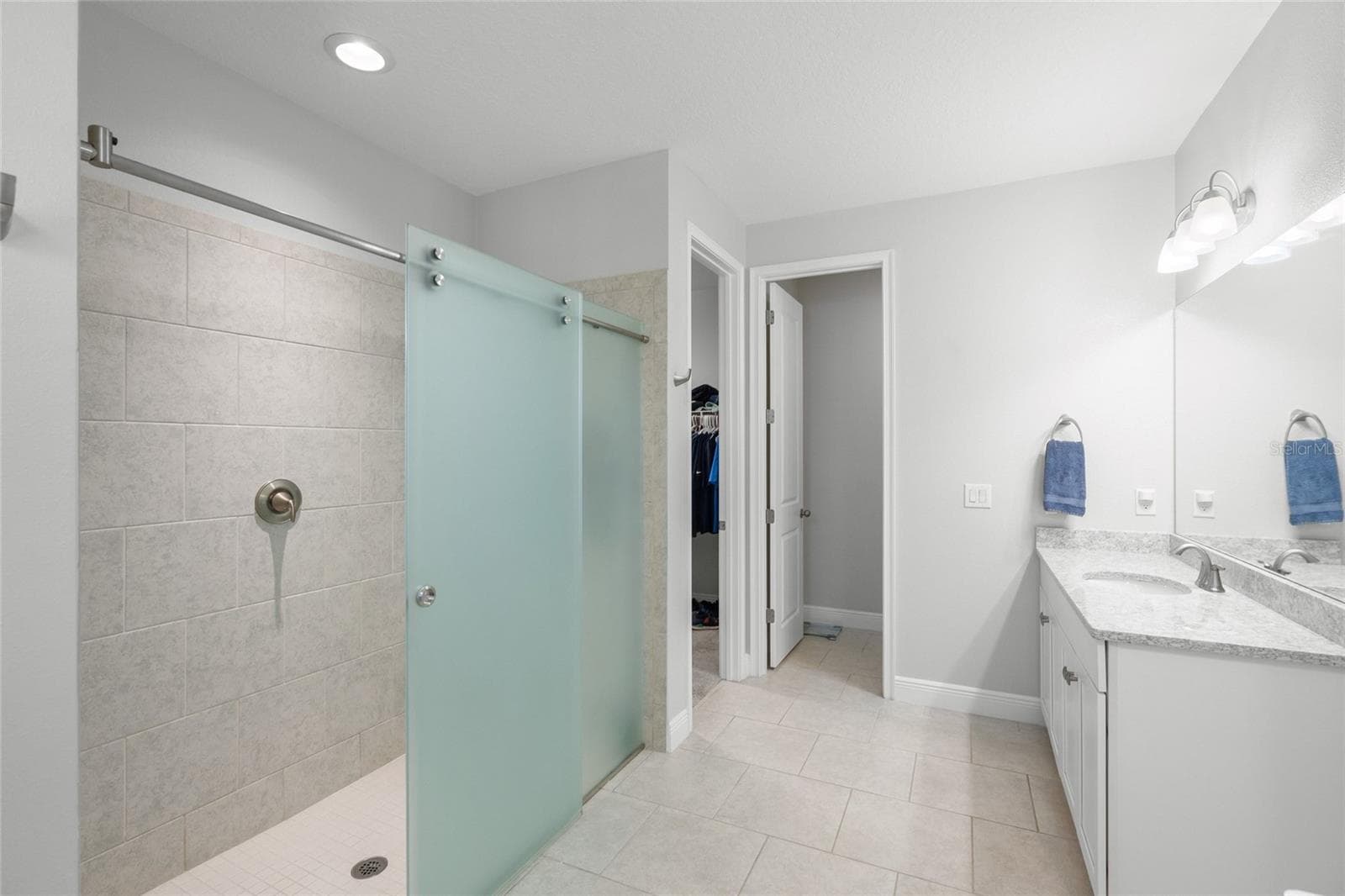 Single Family Residence at 5890 LONG SHORE LOOP, SARASOTA, photo 19 of 49