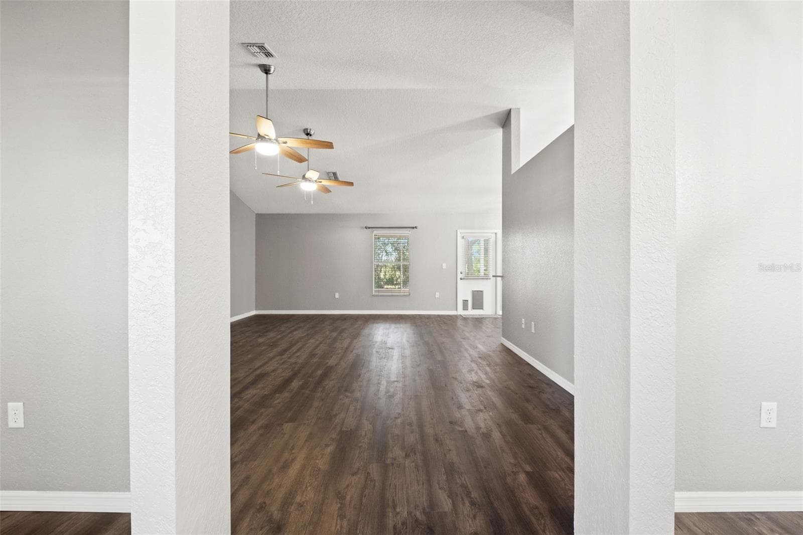 Entryway/Foyer Area - 2138 FAIRVIEW RD, SPRING HILL