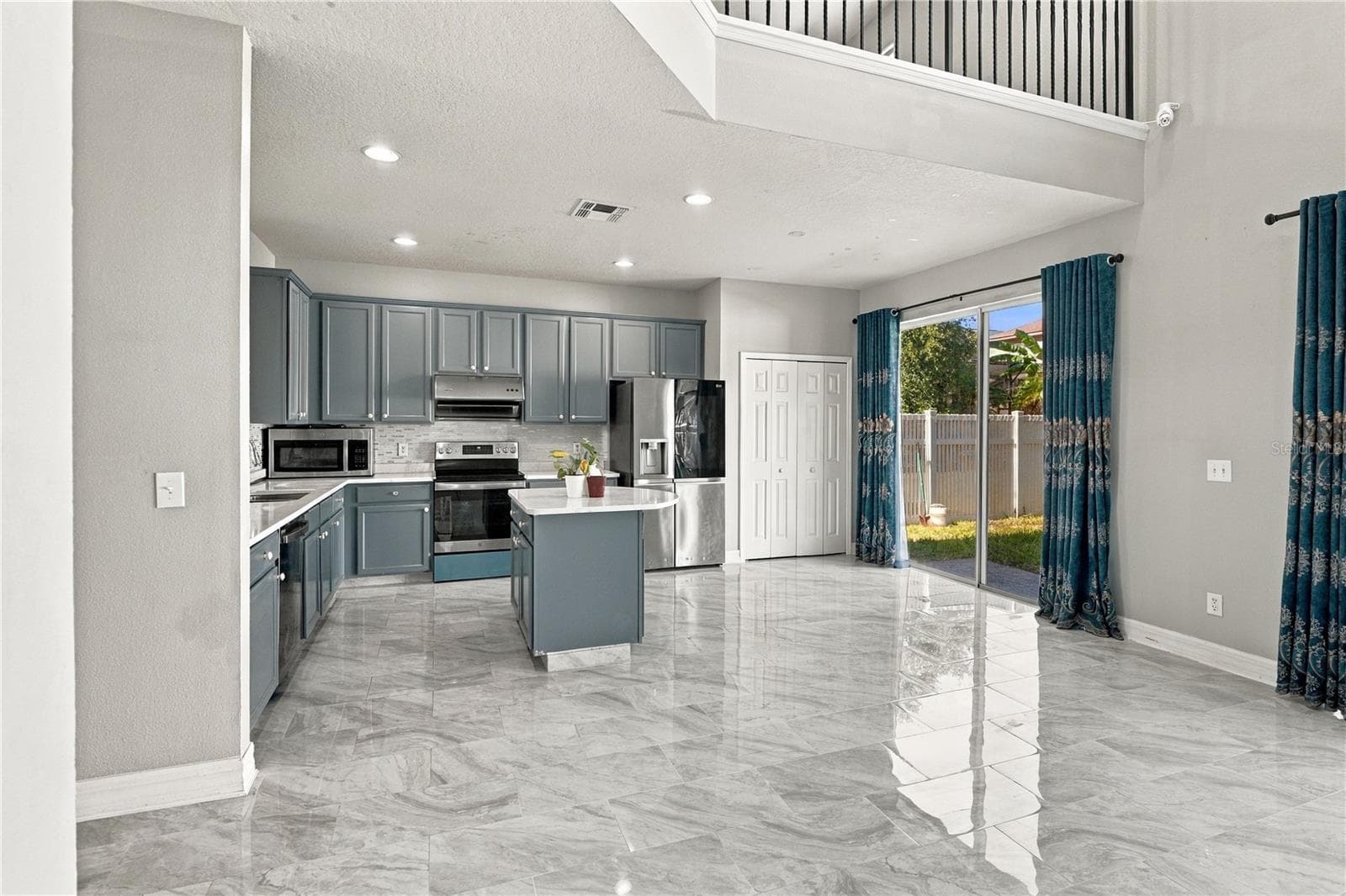 Single Family Residence at 13538 HIDDEN FOREST CIR, ORLANDO, photo 11 of 42