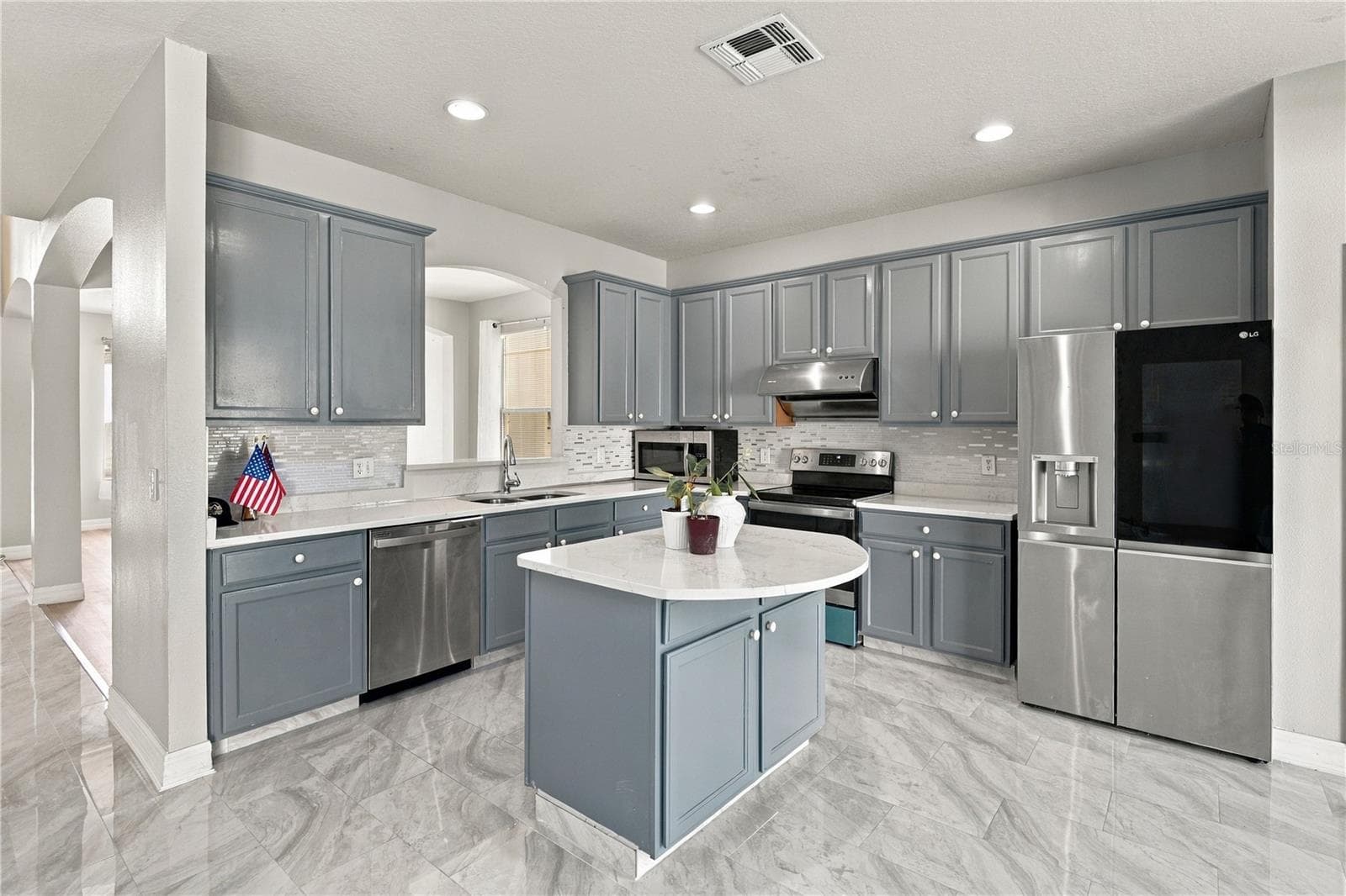 Single Family Residence at 13538 HIDDEN FOREST CIR, ORLANDO, photo 13 of 42