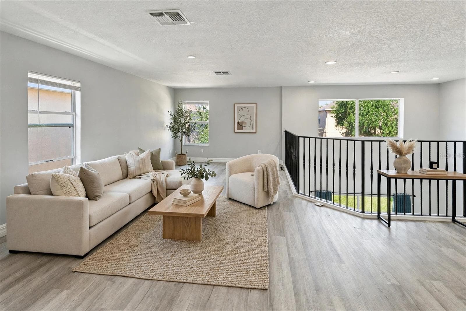 Virtual stage loft - 13538 HIDDEN FOREST CIR, ORLANDO