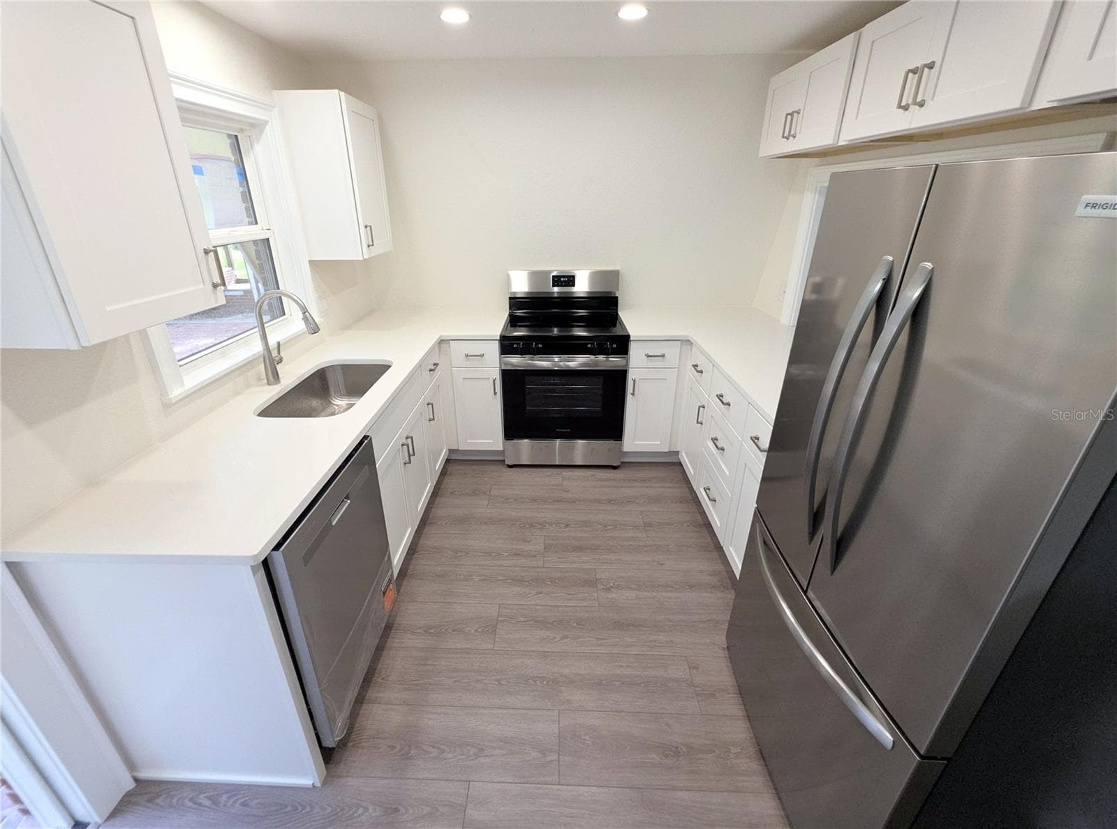 Single Family Residence at 9345 YELLOW LAKE DR, NEW PORT RICHEY, photo 4 of 54