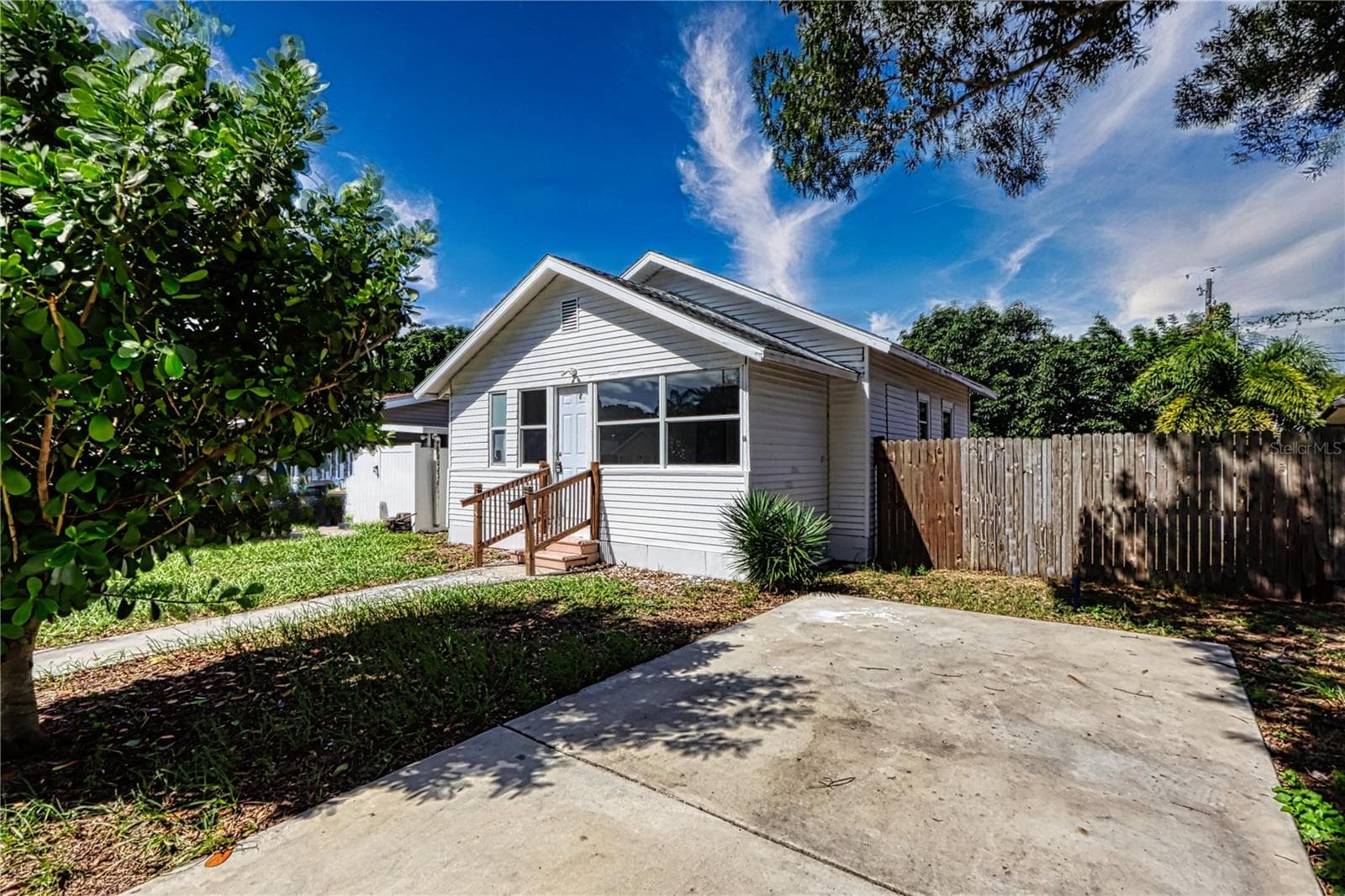 Single Family Residence at 2627 17TH AVE N, ST PETERSBURG, photo 2 of 24