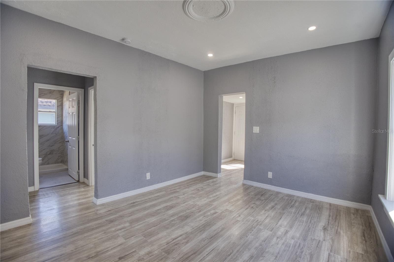 Single Family Residence at 2627 17TH AVE N, ST PETERSBURG, photo 9 of 24
