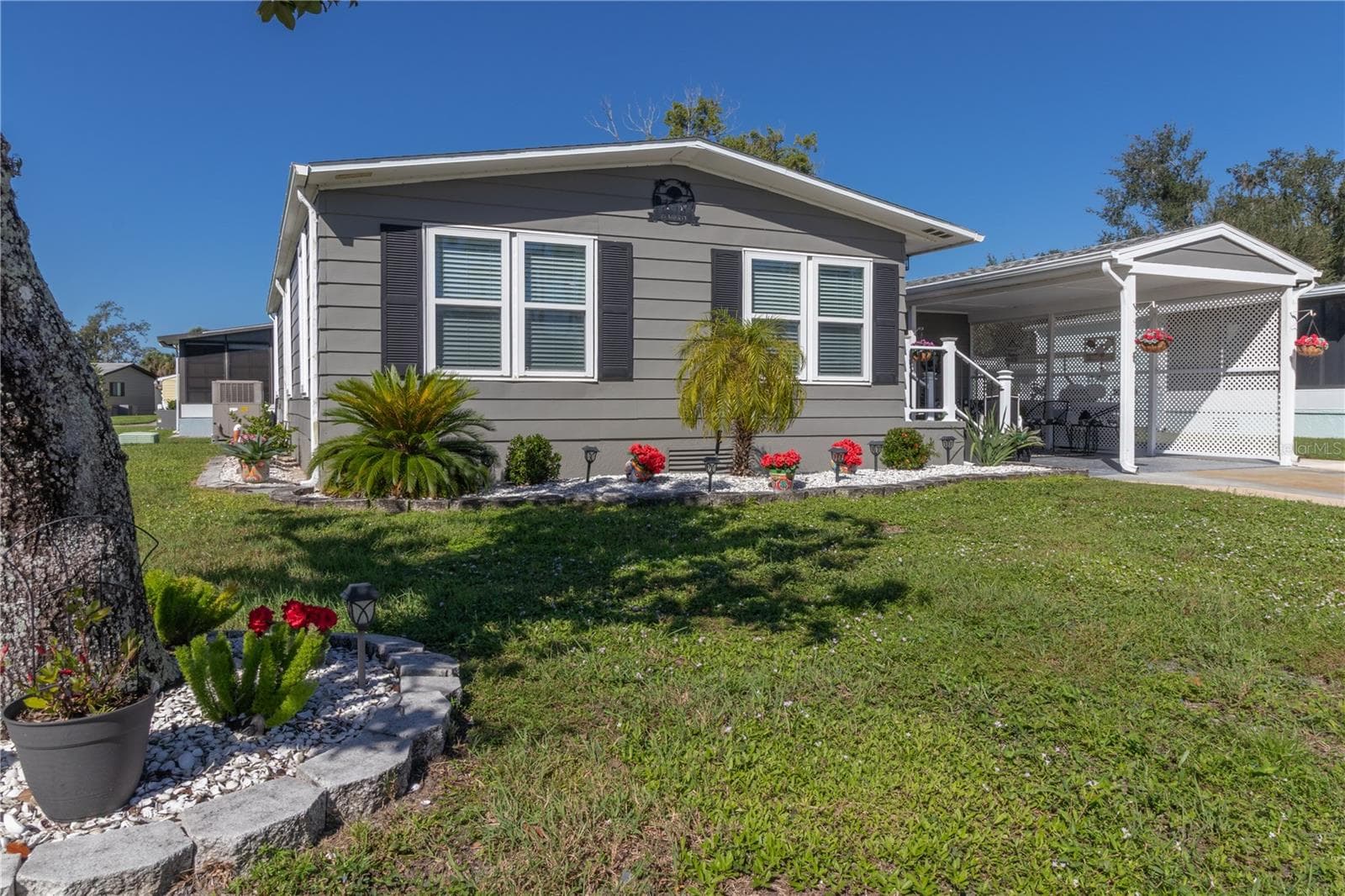 Manufactured Home at 105 MEADOW CIR, ELLENTON, photo 5 of 51