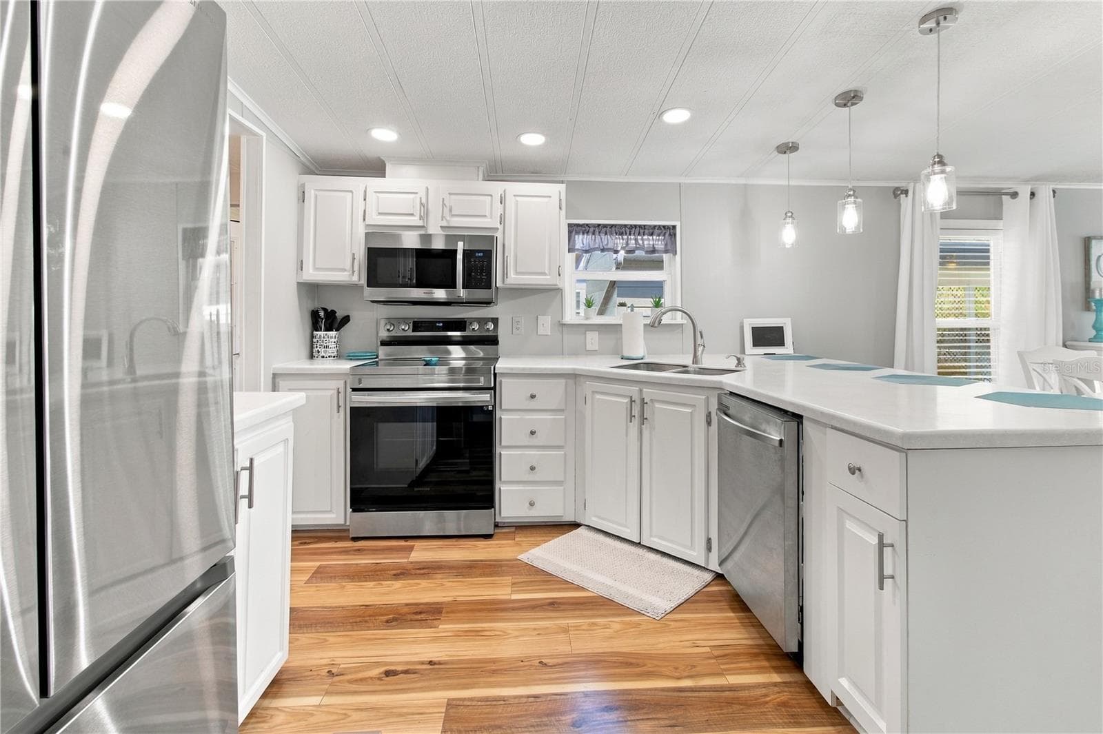 Manufactured Home at 105 MEADOW CIR, ELLENTON, photo 19 of 51