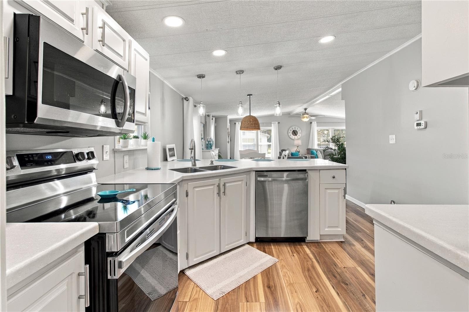 Manufactured Home at 105 MEADOW CIR, ELLENTON, photo 20 of 51