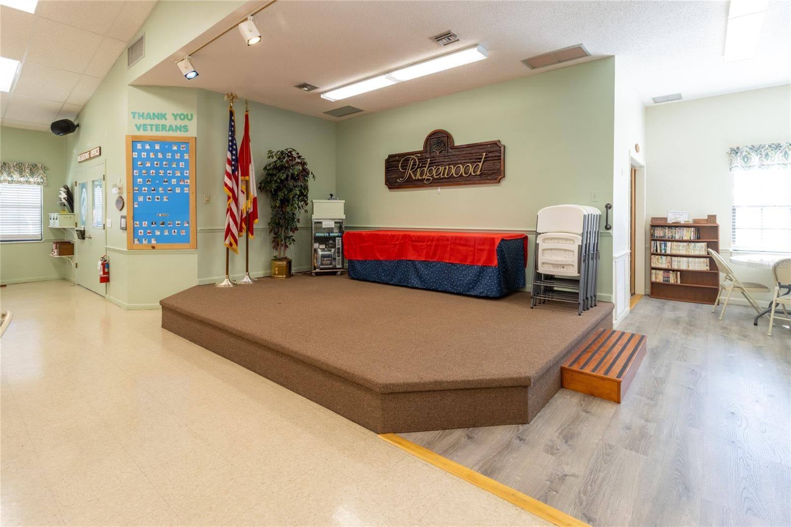 Manufactured Home at 105 MEADOW CIR, ELLENTON, photo 36 of 51